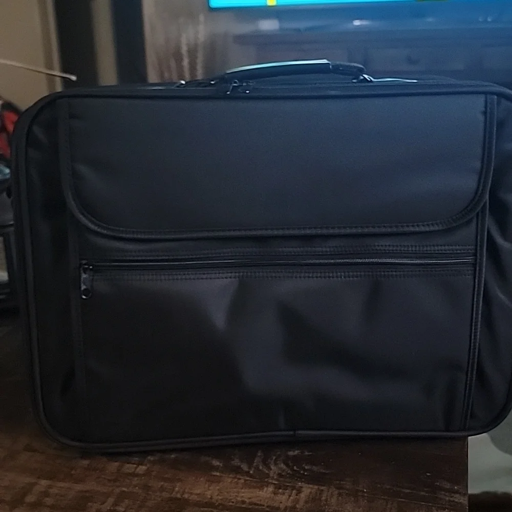 HP Pavillion laptop/briefcase brand new in box